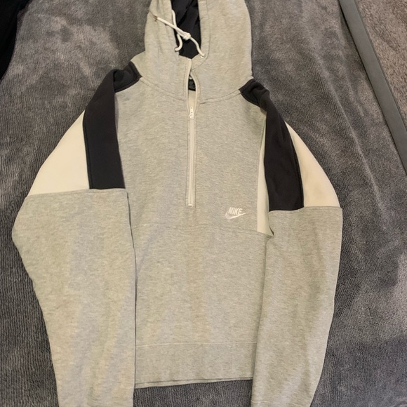 Nike sweater bundle - Picture 2 of 9